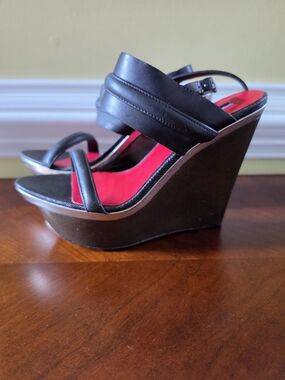 Charles Jourdan Black Red Sole Wedges